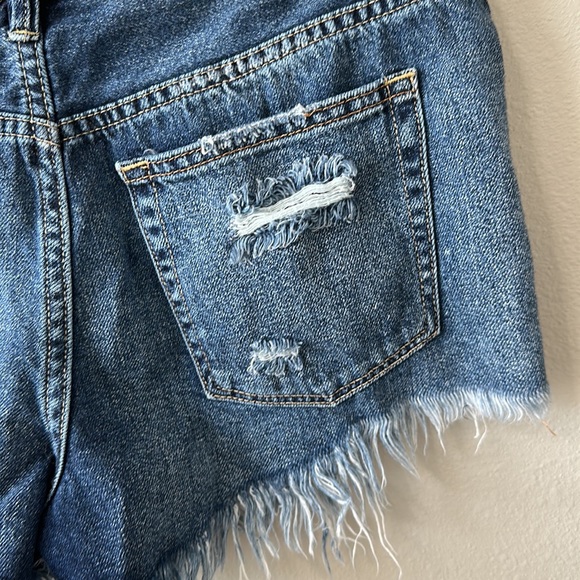 We The Free High Waisted Distressed Jean Shorts Size 27 - Picture 11 of 15